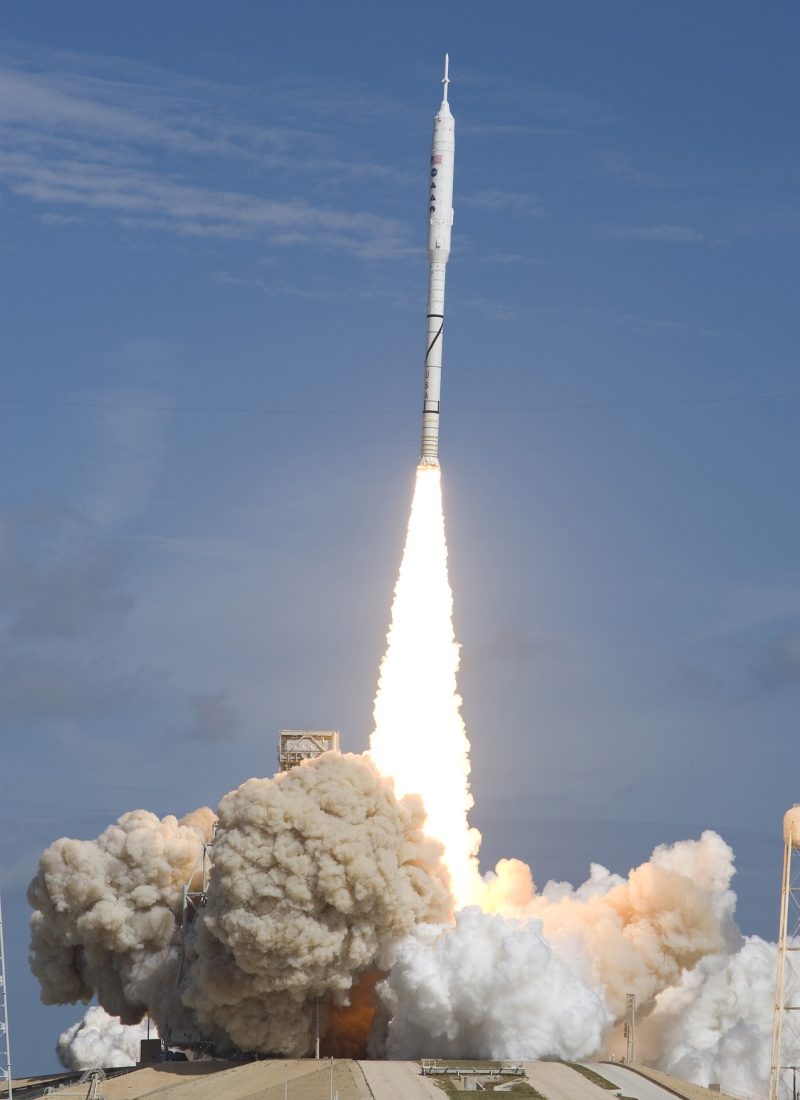 rocket-launch-60622_1920 rocket-launch-60622_1920